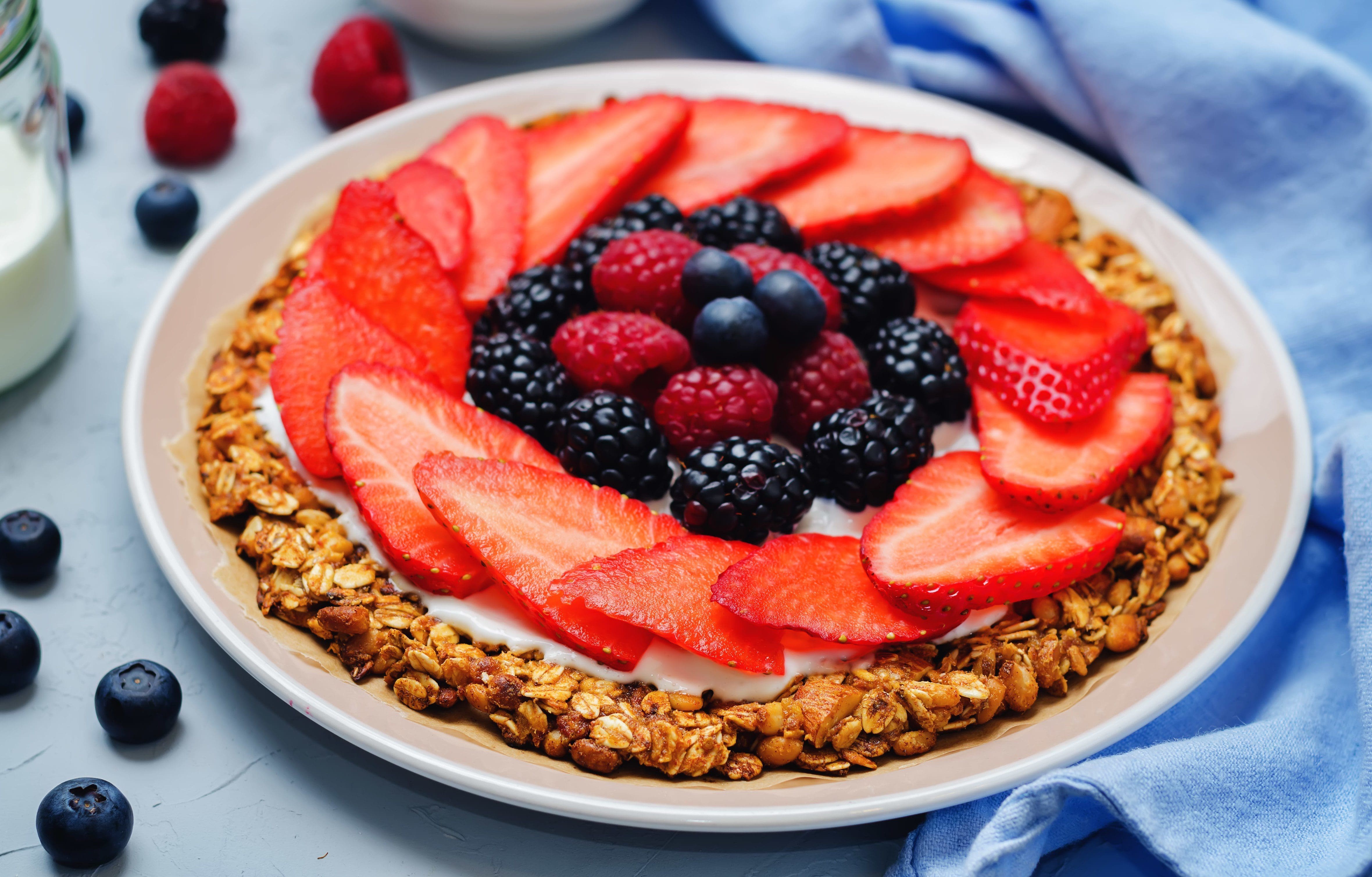 GRANOLA CRUST, YOGURT & FRUIT PIZZA