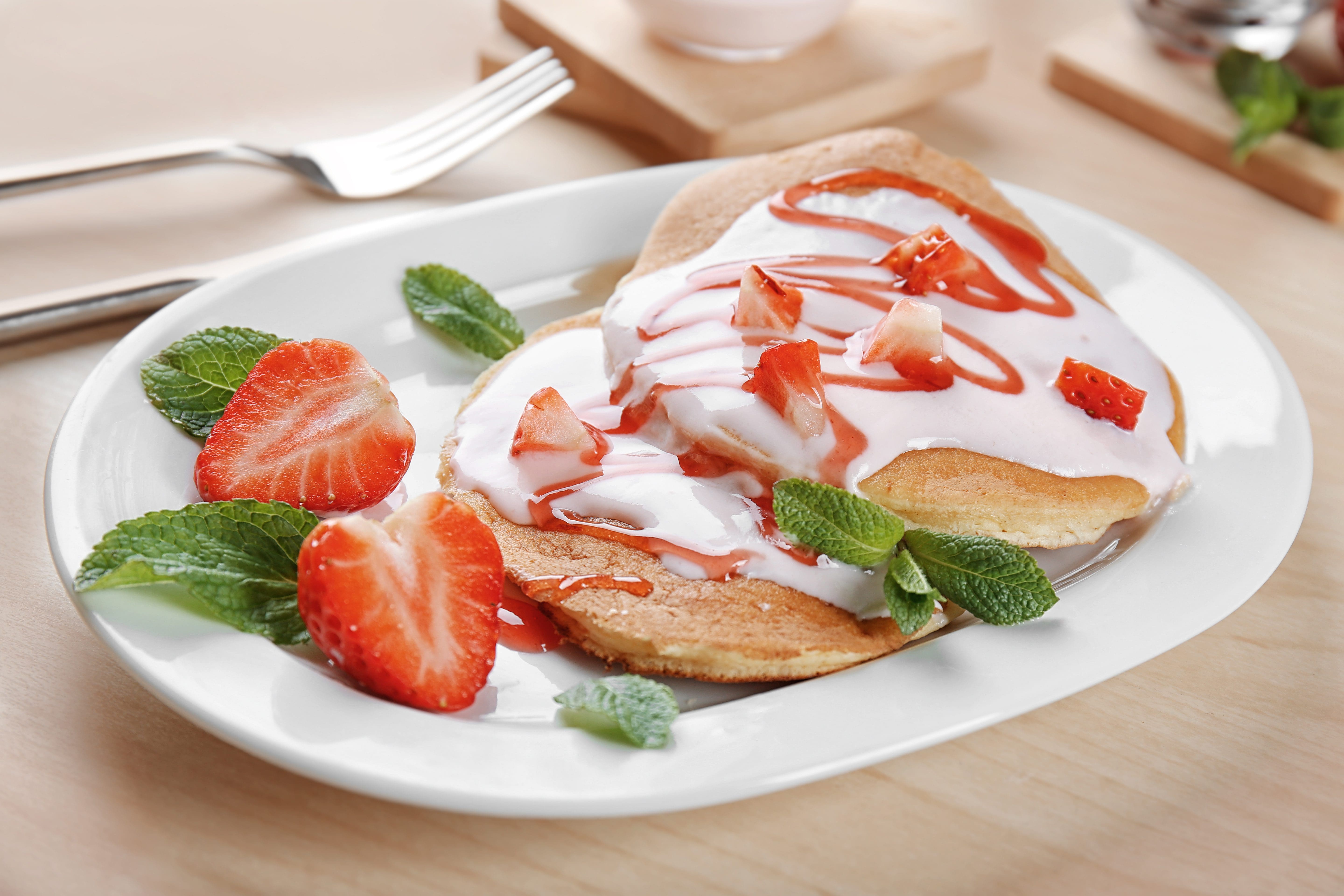 BANANA PANCAKES with STRAWBERRIES (V)