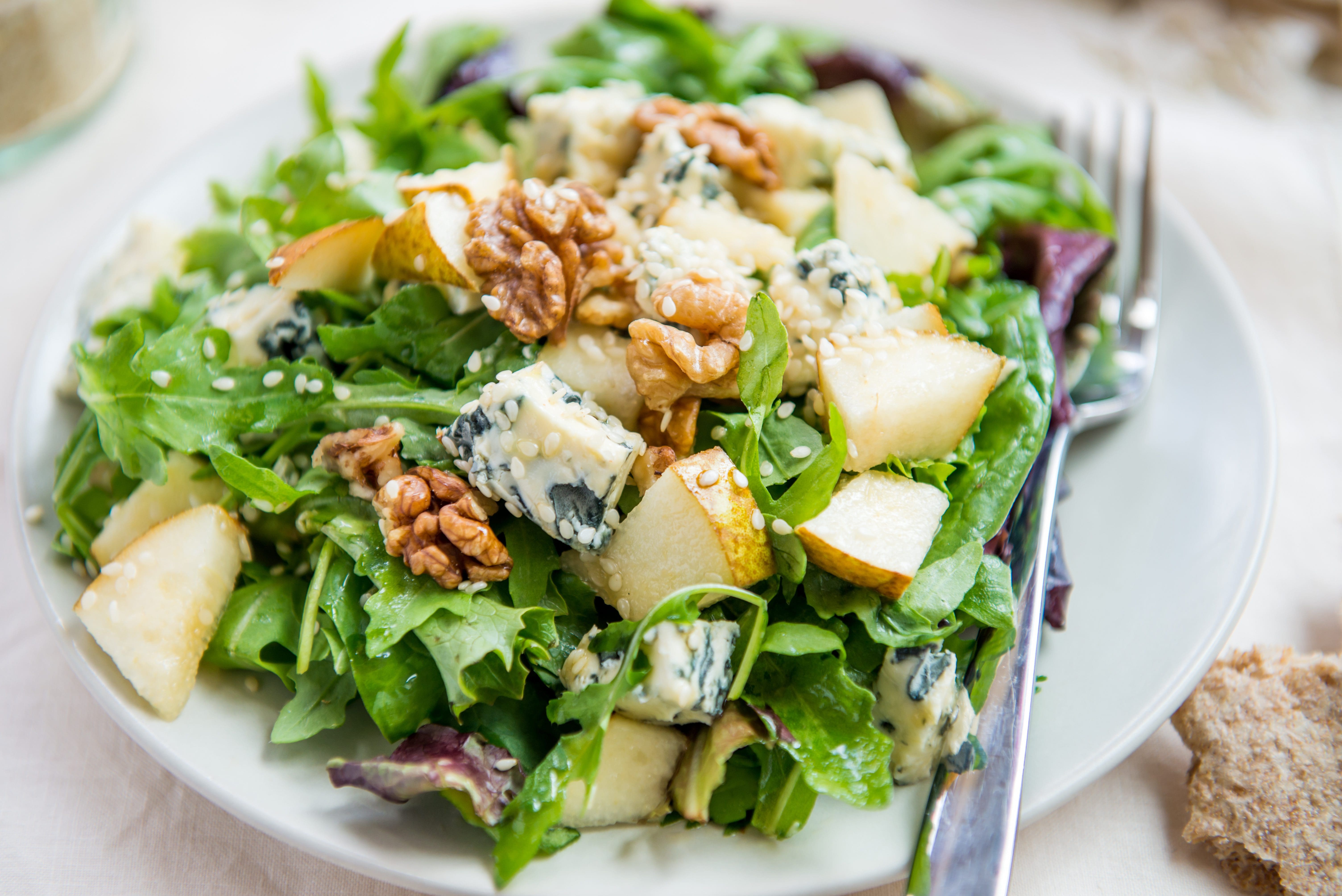 PEAR & WALNUT SALAD